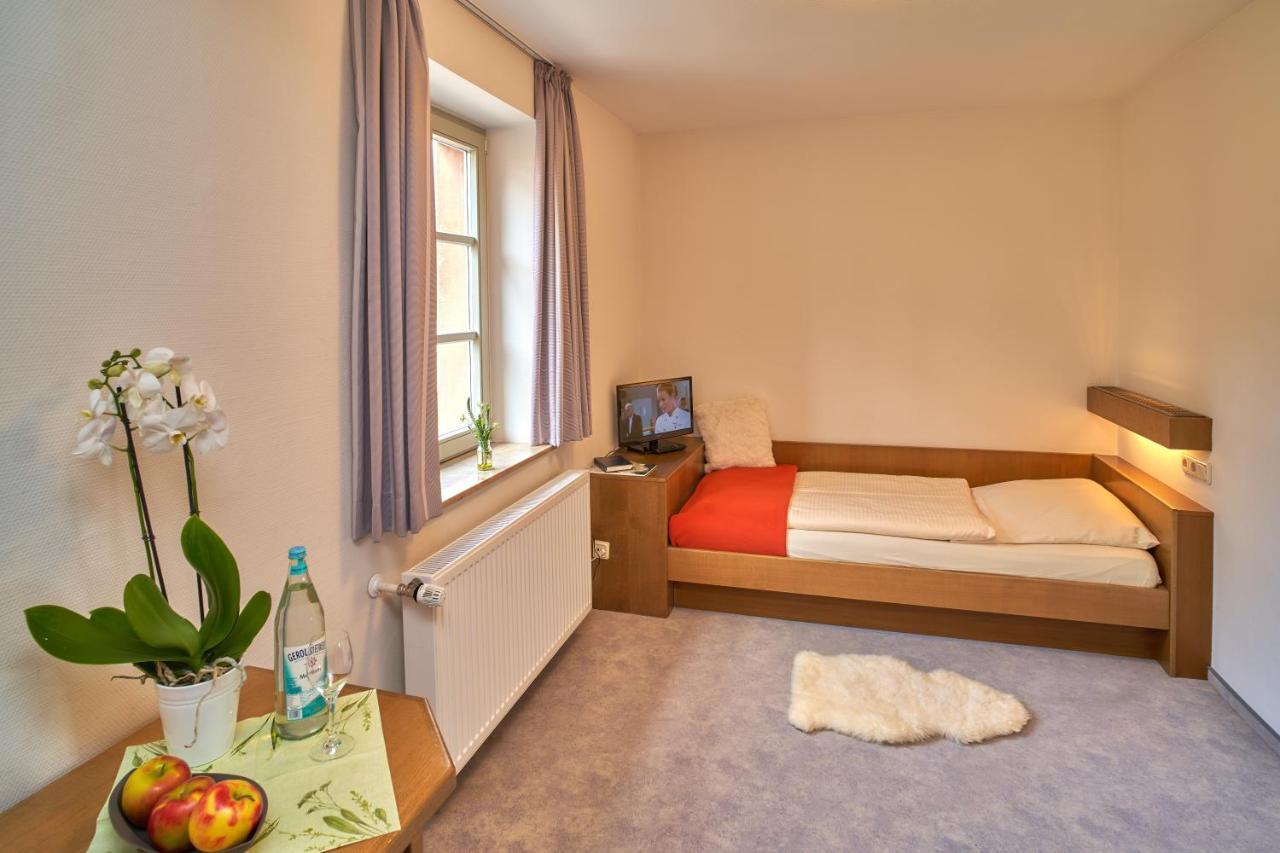 Hotel Ev.Familienferien-Und Bildungsstaette Ebernburg à Bad Münster am Stein-Ebernburg Extérieur photo